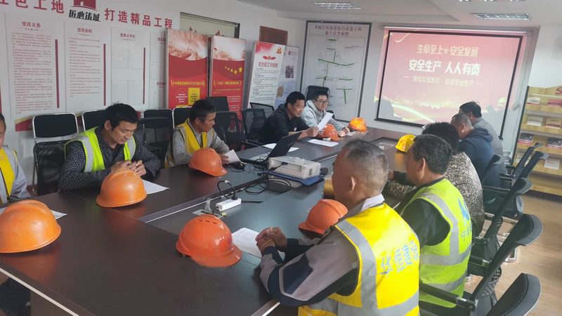 注册消防工程师培训的收费标准通常由以下几个部分构成：